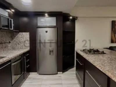 Century 21 Las Olas, ofrece en Venta apartamento en C.R Playa Mar