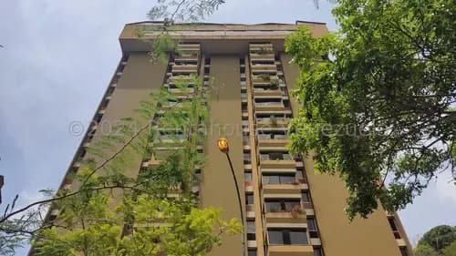 Bg Apartamento En Venta. La Urbina 24-27520