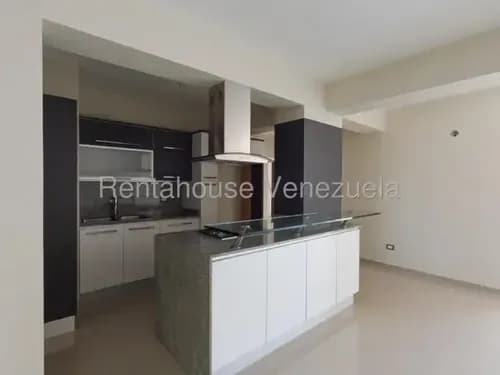 Apartamento En Venta Al Este, Moderna Cocina Y Planta Electrica. Carlina M. Vende