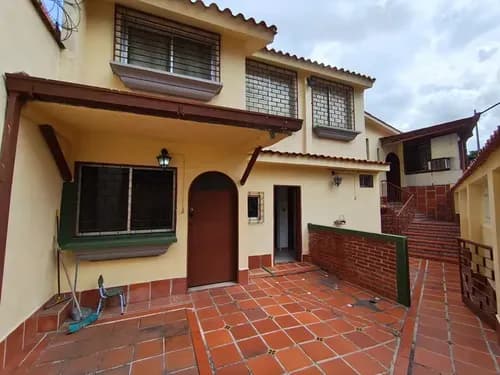 Casa / Venta / El Llanito / 4 Niveles / 5h - 6b - 3p / 807 Mts2