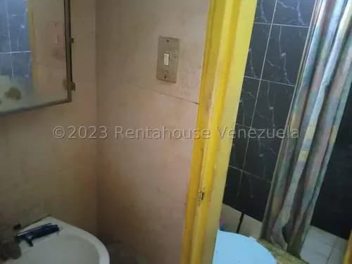 Karen Burgos Vende Cómodo Y Fresco Apartamento En Barrio Unión, Barquisimeto, Cód. 23-32498, Cómodas Habitaciones, Oportunidad De Hacer El Hogar De Tus Sueños.
