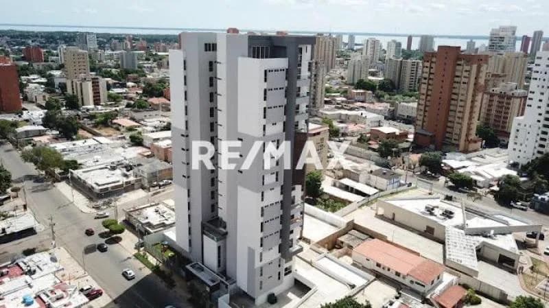 EDIFICIO RESIDENCIAL TORRE 9, APTO 9B CON BALCON