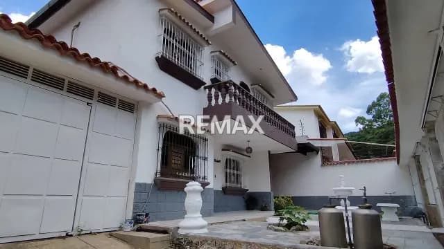 Amplia y hermosa casa en Las Chimeneas Valencia