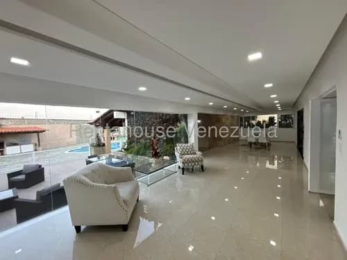 María Pastrán Te Presenta Esta Espectacular Casa En Alquiler En La Lagunita Country Club Mls# 26-19422 Yf