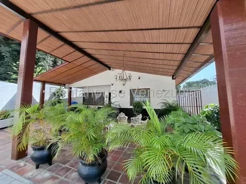 Casa En Venta En Sector El Limón Maracay, 26-13244 Df