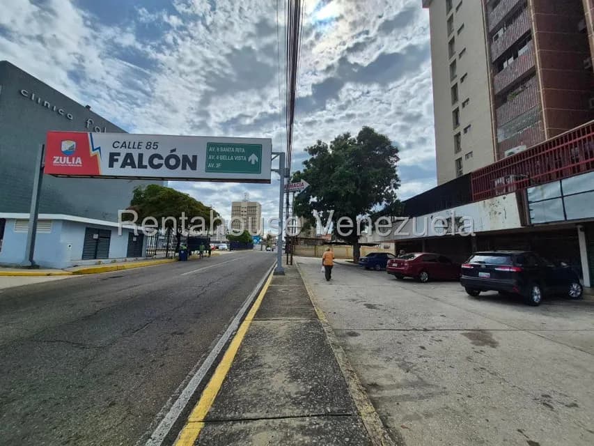 Comercial (Local Comercial) en Alquiler en Avenida Falcon, Zulia