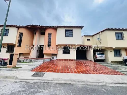 Casas En Alquiler En Cabudare Avenida Intercomunal #26-20029 Nd