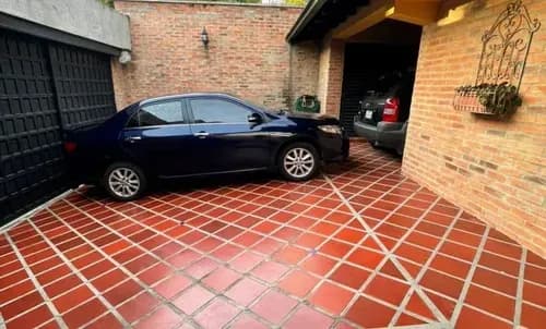 Se Vende Casa Ubicada En La Urbanización La Boyera Del Municipio El Hatillo Del Estado Miranda.