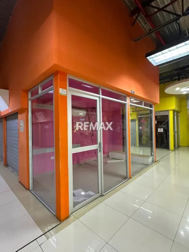 EN VENTA LOCAL COMERCIAL EN GRAN BAZAR SAN DIEGO
