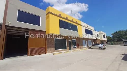 Excelente Galpón Para Alquiler Ubicado En La Zona Industrial Castillito San Diego En Condominio Privado, Con El Área De 853 Mts2, Area De Almacenamiento 672 Mts2 Con Portón