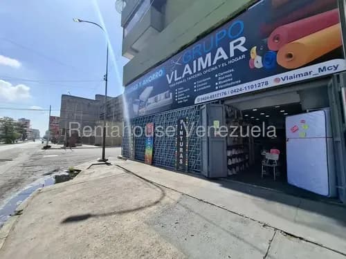 Amplio Local En Venta Av Bolivar Maracay En Esquina Con Mezzanina #26-6611 Rm