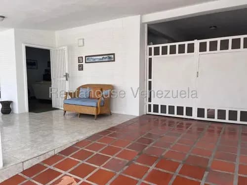 Jip 26-14772. Rentahouse Vende Comoda Casa De 250 Mts2, 3 Hab, 2 Baños, 3 P/e, Conectada A Pozo, Area Social. Conjunto Residencial Palo Negro, Palo Negro