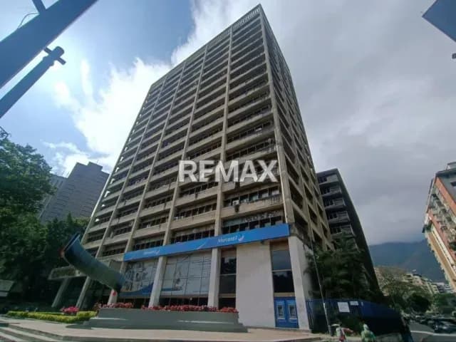 VENTA DE LOCAL COMERCIAL EN LOS PALOS GRANDES
