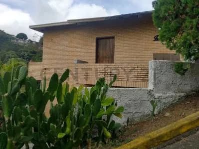 Venta casa, son 2 apartamentos independientes.