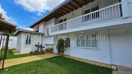 Casa En Venta Con Amplio Jardín Y Vigilancia En Sorocaima #26-2604