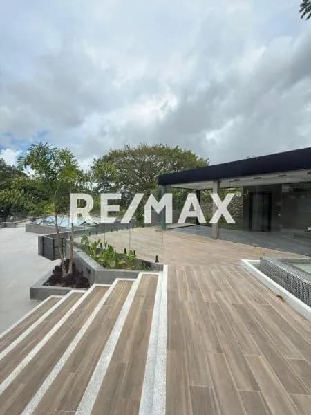 CASA EN VENTA - URB. PRADOS DEL ESTE