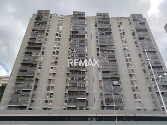 AMPLIO Y HERMOSO APARTAMENTO EN VENTA EN LA CANDELARIA