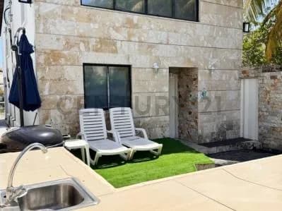 casa bote en alquiler con excelente areas sociales y vista