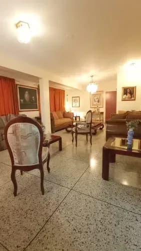 Vendo Amplia Casa En Urbanización La California Amoblada