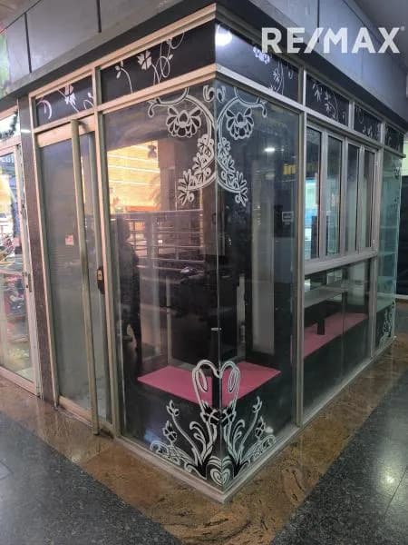 LOCAL COMERCIAL EN ALQUILER NP-51 Ctro Comercial Regina