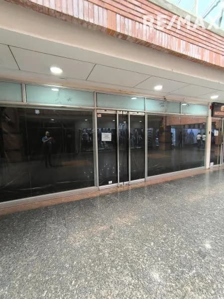 En Alquiler de Local en Centro Comercial Regina