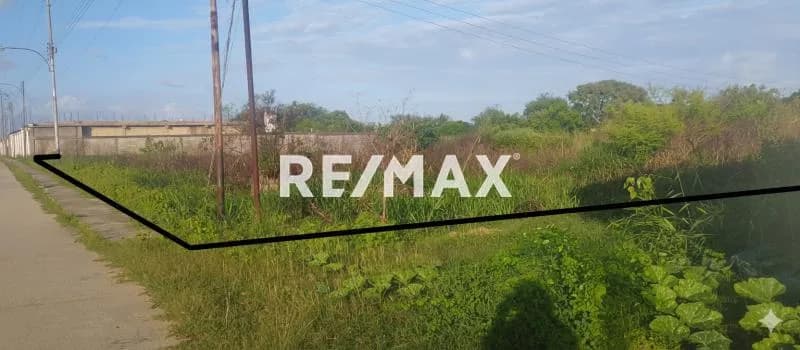 EN VENTA TERRENO CON UNA UBICACION ESTRATÉGICA DE GRAN SUPERFICIE EN LA AV. BOLÍVAR DE YARACAL