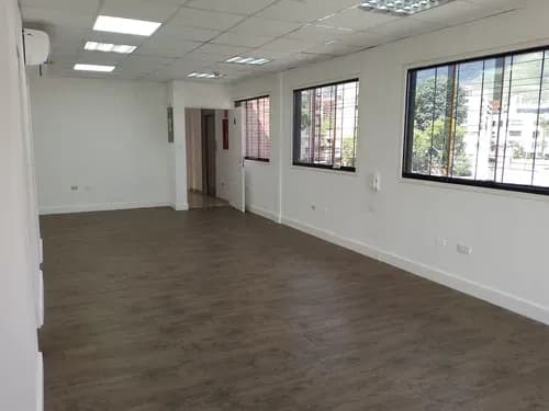 Alquiler Oficina Los Dos Caminos, De Concepto Abierto Con Exclusiva Terraza De 20 M2 Vista Al Avila, Ventilación Natural, Acceso 24/7, Sistema De Seguridad, A Una Cuadra Del Metro