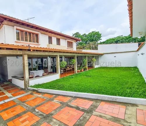 Ng Hermosa Casa En Venta El Marques, Calle Cerrada Con Vigilancia. Jardín Y Una Terraza Con Parrillera