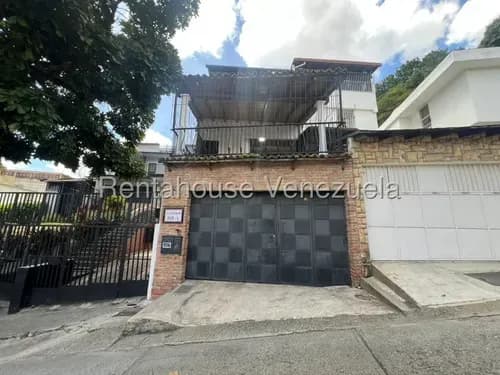 Casa En Venta Lista Para Habitar En El Llanito, 720m2, 4h, 3b, 2p, Terraza, Patio, Parrillera, Calle Publica, Mls #26-9819 Bm