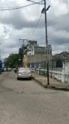 Terreno Con Zonificación Comercial Y Residencial (ar5 - C2) En Venta 1.378 En Venta Terreno De Esquina Ubicado En La Avenida Montes De Oca, Valencia, A Pocos Metros De La Avenida Bolívar Norte. Rg