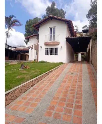 En Venta Espectacular Quinta En Colinas De Carrizal