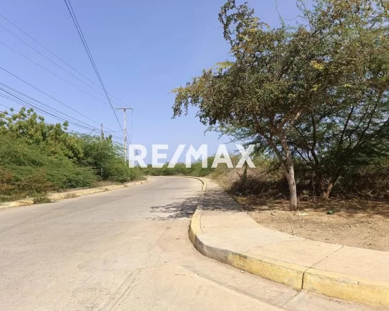 PEQUEÑO TERRENO, GRANDES SUEÑOS. OPORTUNIDAD RESIDENCIAL EN VENTA