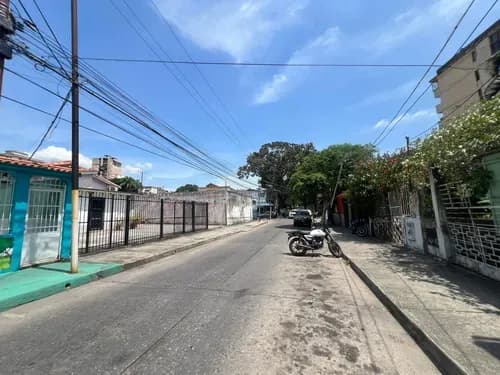 Casa Comercial Cerca De La.cruz Roja