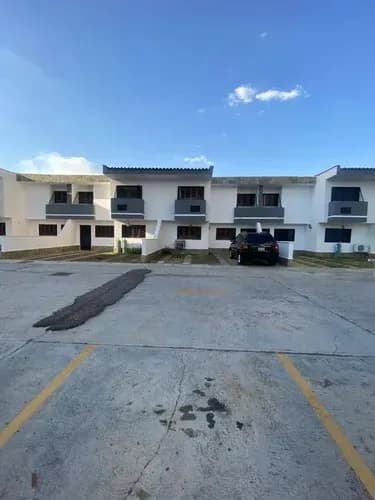 Townhouse En Naguanagua Res. Wimbledon