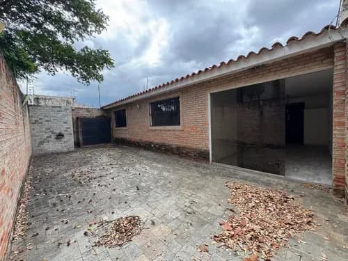E-2545. Alexora Vende Hermosa Casa Nueva De Un Solo Nivel A Precio De Oportunidad, Ubicada En Conjunto Cerrado, En La Urb. Trigal Centro. (3,3,3)