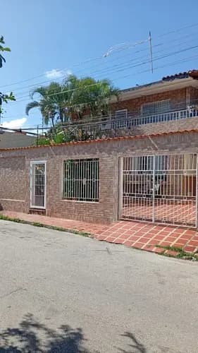 Venta Casa Isla De Margarita Pampatar A 100 Metros Playa Con 8 Apartamentos Ideal Para Posada Geriátrico O Apartamentos Estudiantes