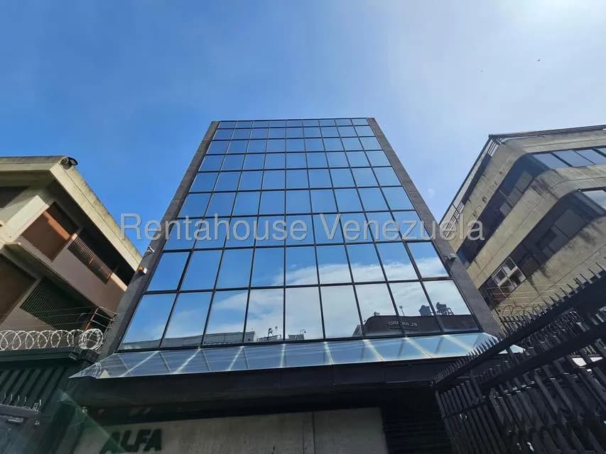 Comercial (Local Comercial) en Alquiler en La Urbina, Distrito Metropolitano