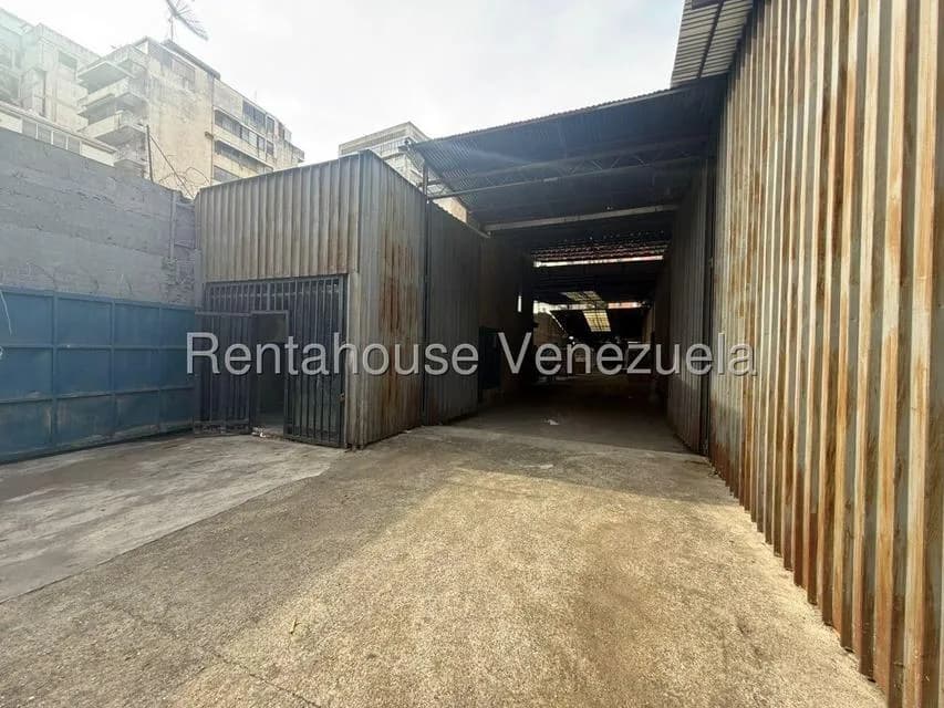 Comercial (Galpon - Deposito) en Venta en La Campiña, Distrito Metropolitano