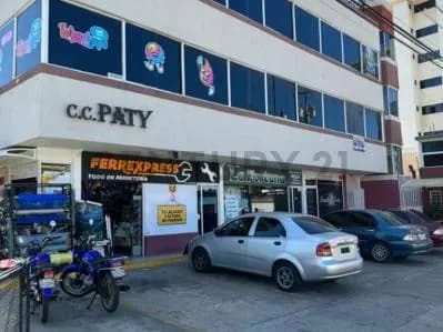 Se ofrece para la venta y alquiler locales comerciales en el C.C Patty Lecheria