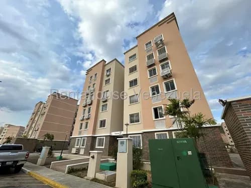 # Hermoso Lujoso Apartamento En Al Este De Barquisimeto, Rafael Gamarra Ofrece, 2b14963, Tipo Estudio, Conectado A Planta. En Optimas Condiciones!.