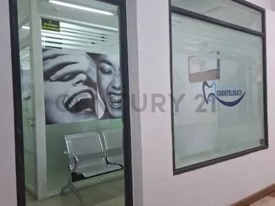 Venta Local Odontológico en el CC Comercial Gold country Barcelona