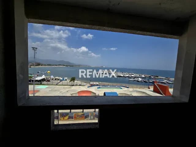 Imponente hotel en construcción en Puerto Cabello