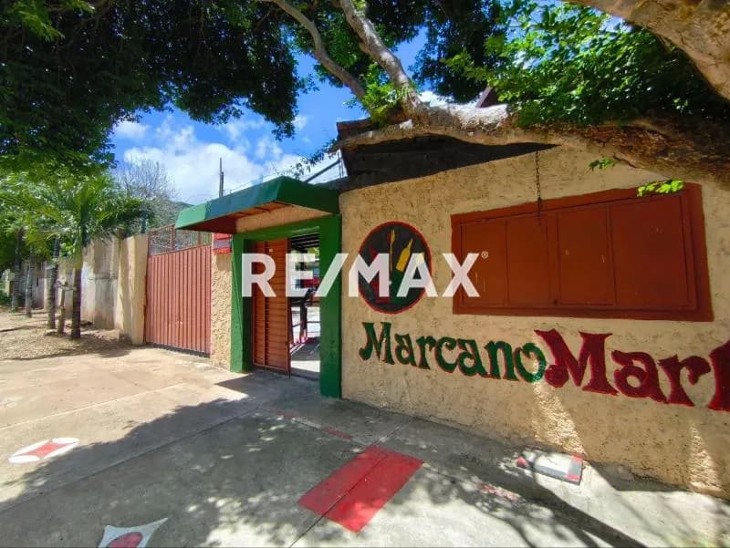 EN VENTA EXTRAORDINARIO LOCAL + FONDO DE COMERCIO EQUIPADO CON EXPENDIO DE LICORES Y PISCINA PARA RESTAURANTE Y CELEBRACIONES EN PORTACHUELO A MINUTOS DE LA ASUNCION, ISLA DE MARGARITA