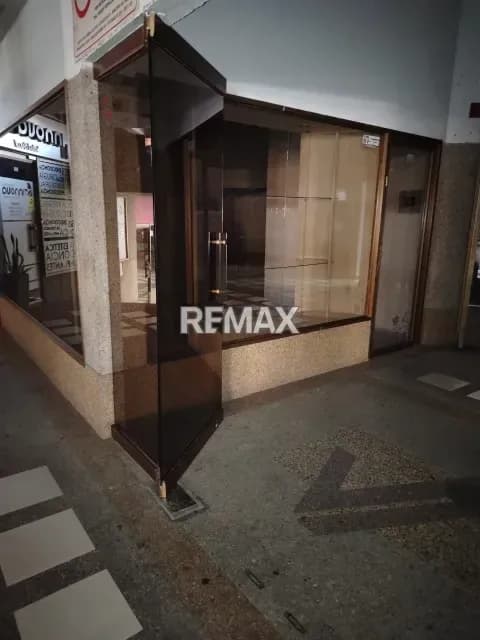 Alquiler de Local de 30 m2 aproximadamente en Comercial C.C. Viaducto