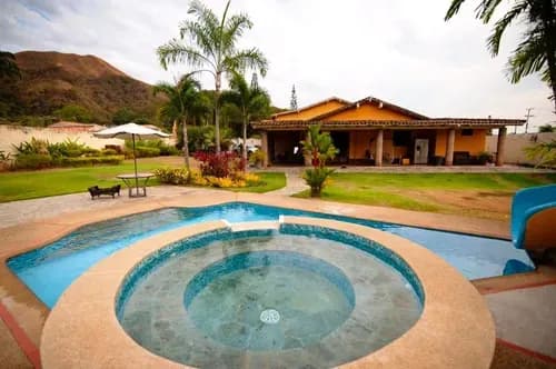 Emr, Venta De Quinta En El Solar Guataparo