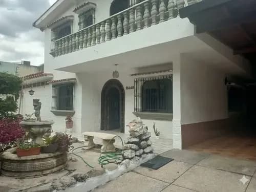 Sl. Casa Amplia En Las Chimeneas, Valencia Edo. Carabobo