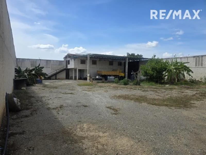 A la venta Finca con bienechurias en el municipio Jiménez, muy a pie de la autopista vía Quibor