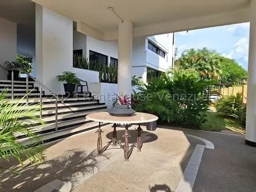 Juan Carlos González. Renta House Carabobo Vende Apto. Res. Gran Paraiso Urb. El Parral Valencia Mls #26-5959 Rah/jcg.