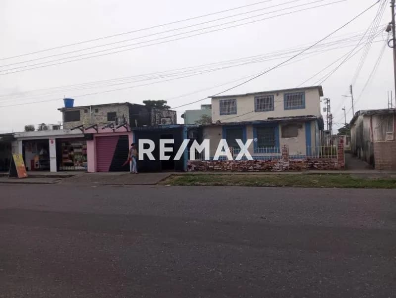 Venta Amplia Casa