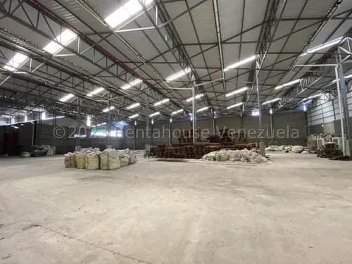 Daniela Linarez Vende Conjunto De Galpones Industriales (6.670m2) Con Oficinas, Comedor, Depósitos, Baños, Áreas De Carga Y Descarga Asfaltado, 2 Transformadores 150kv, Zona Industrial 2 Barquisimeto